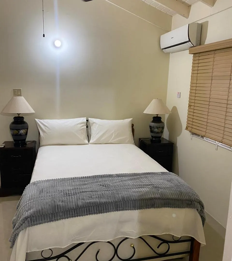 2 Bedroom House With Pool And Parking Saint Annʼs Bay Jamaica