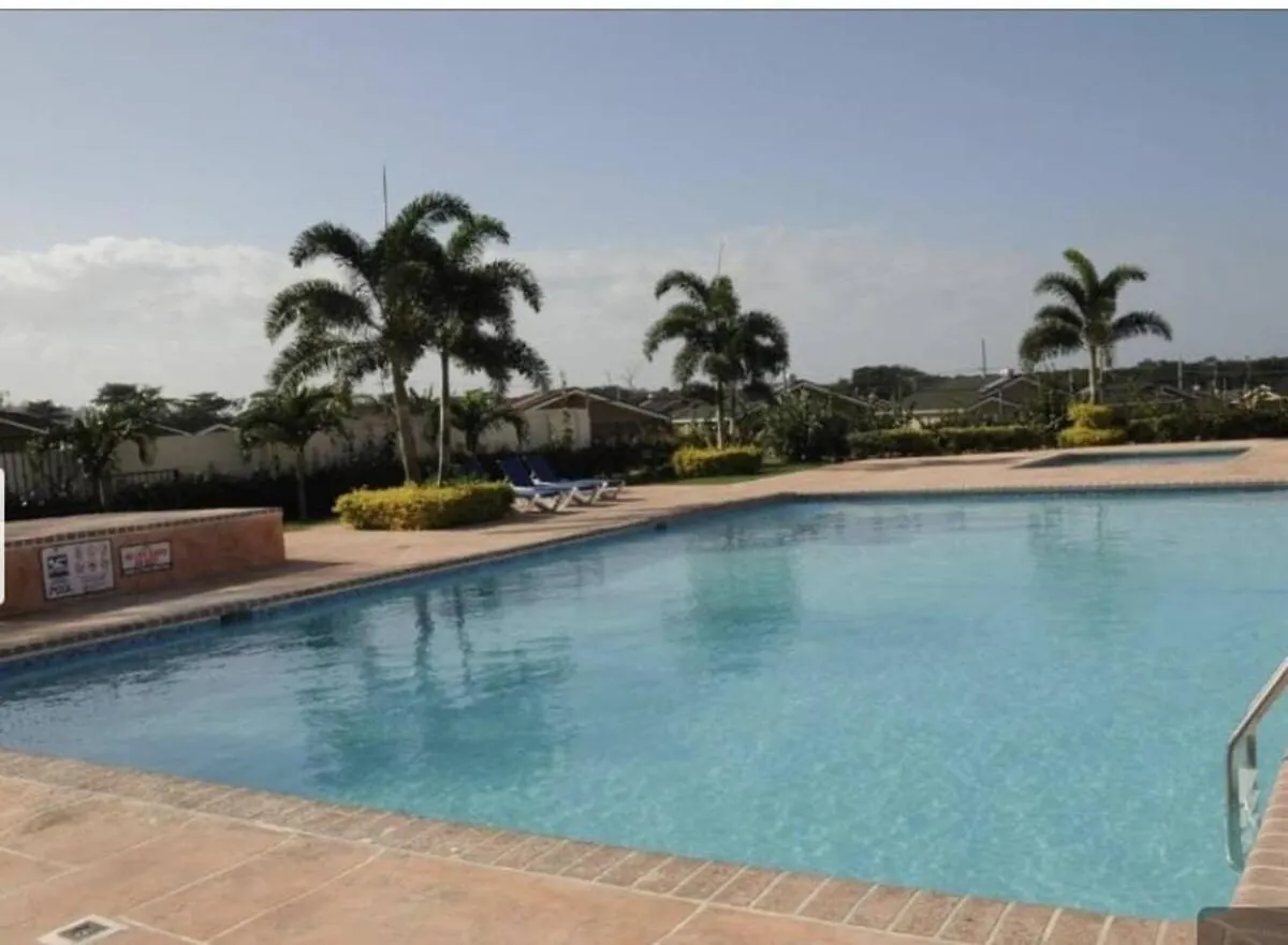 2 Bedroom House With Pool And Parking Saint Annʼs Bay Jamaica